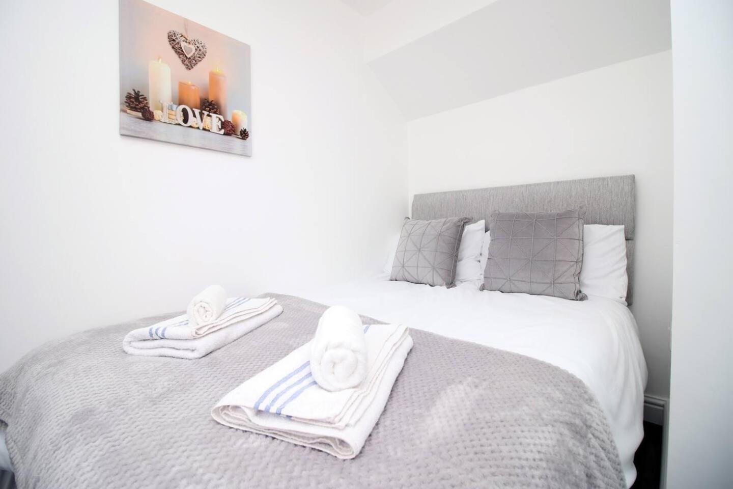 Modern Guesthouse, Fast Wi-Fi, Street Free Parking, Central, Fully Equipped كارديف المظهر الخارجي الصورة