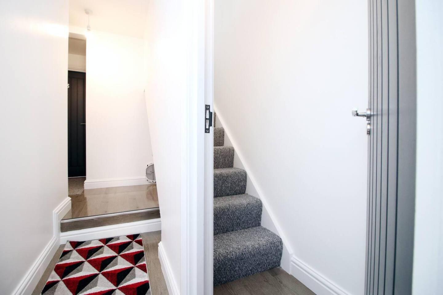 Modern Guesthouse, Fast Wi-Fi, Street Free Parking, Central, Fully Equipped كارديف المظهر الخارجي الصورة