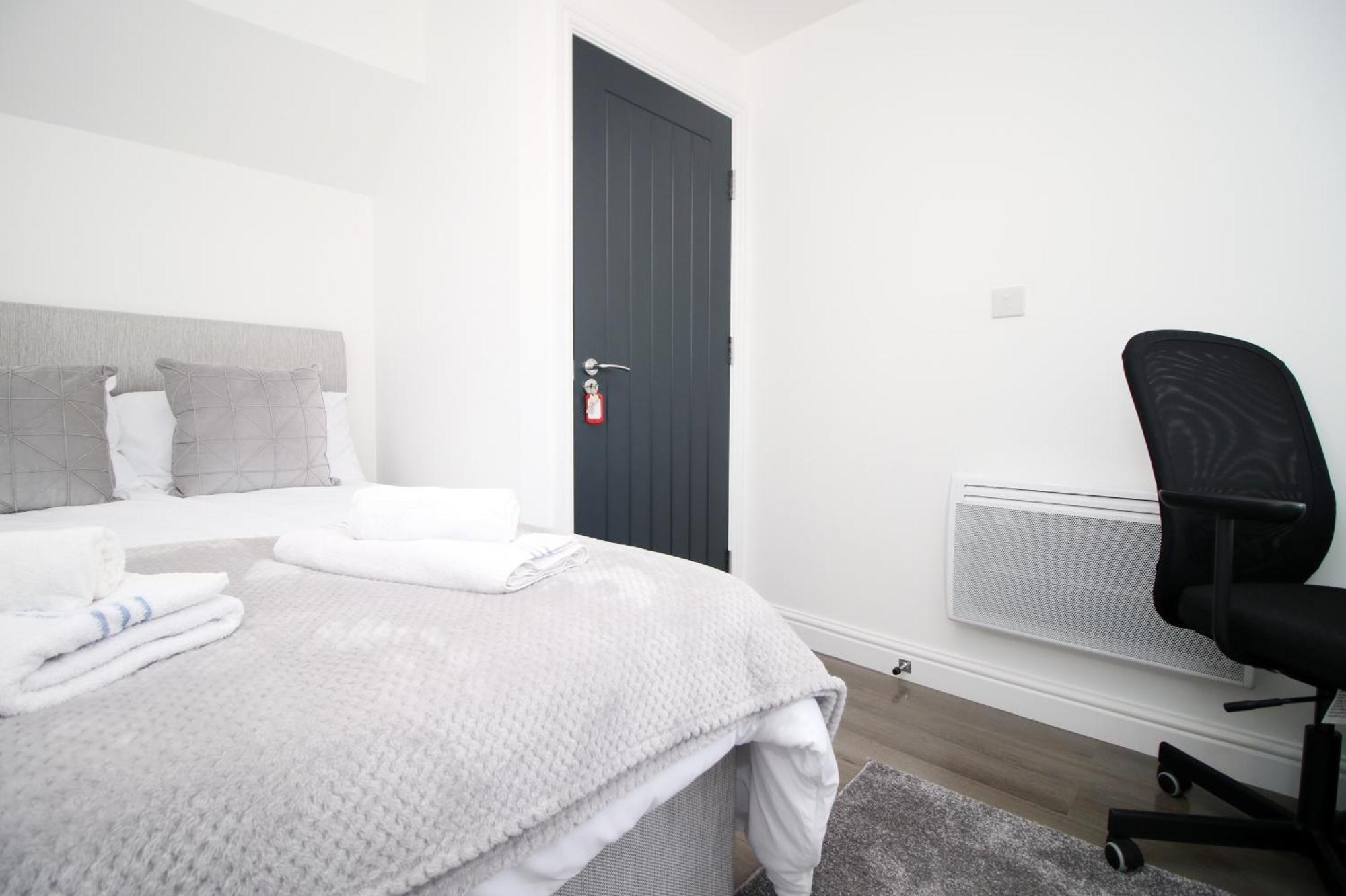 Modern Guesthouse, Fast Wi-Fi, Street Free Parking, Central, Fully Equipped كارديف المظهر الخارجي الصورة