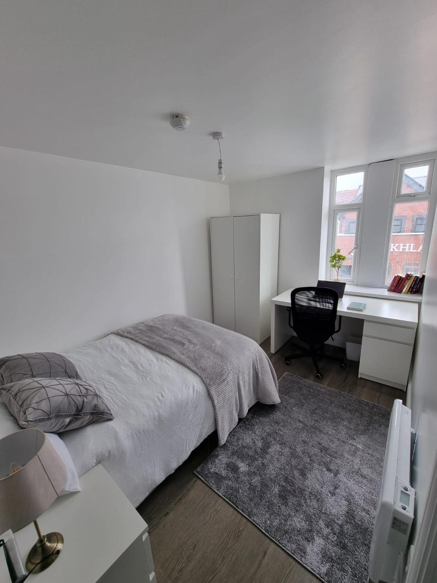 Modern Guesthouse, Fast Wi-Fi, Street Free Parking, Central, Fully Equipped كارديف الغرفة الصورة